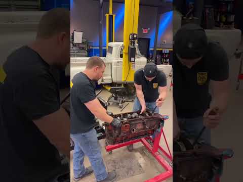 Rust Removal on an Old Inline 6 Engine (Part 3) #inline6 #rustremoval ...