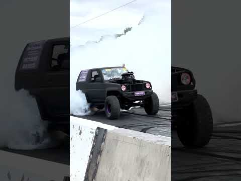 Suzuki Samurai blows the tires off